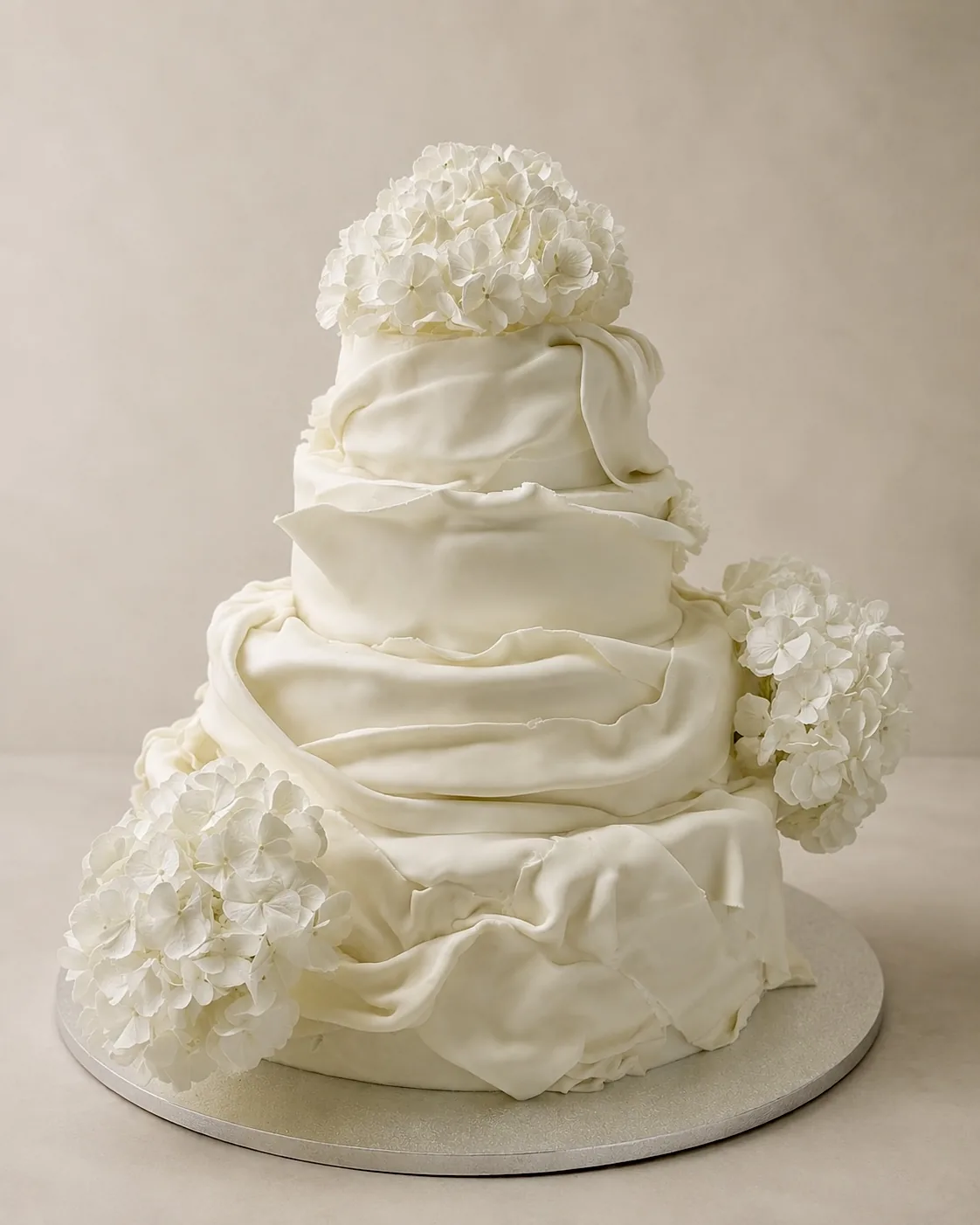 Tort weselny drapowany